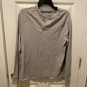 Men’s gray Henley